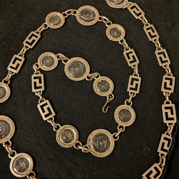 Iconic Vintage Versace Chain Belt with Medusa Medallion 90s - Very Rare! - Picture 11 of 13